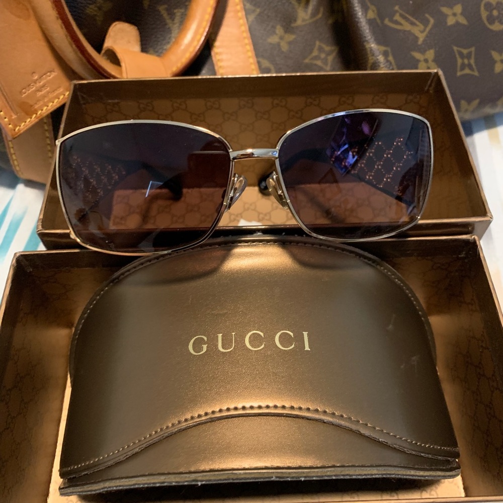 Gucci Sunglasses ๐๐๐ - Picture 1 of 6